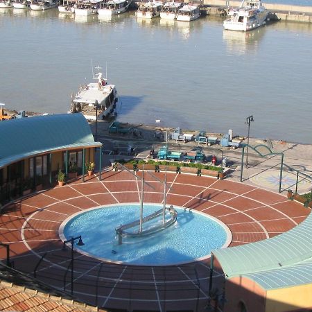 Residence Darsena Каттоліка Екстер'єр фото
