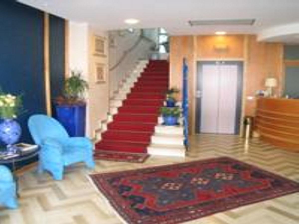 Residence Darsena Каттоліка Екстер'єр фото